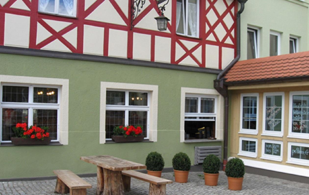 Traditionsgasthof Gruener Baum Bad Staffelstein Exterior photo